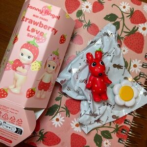 Sonny Angel secret Strawberry Robby